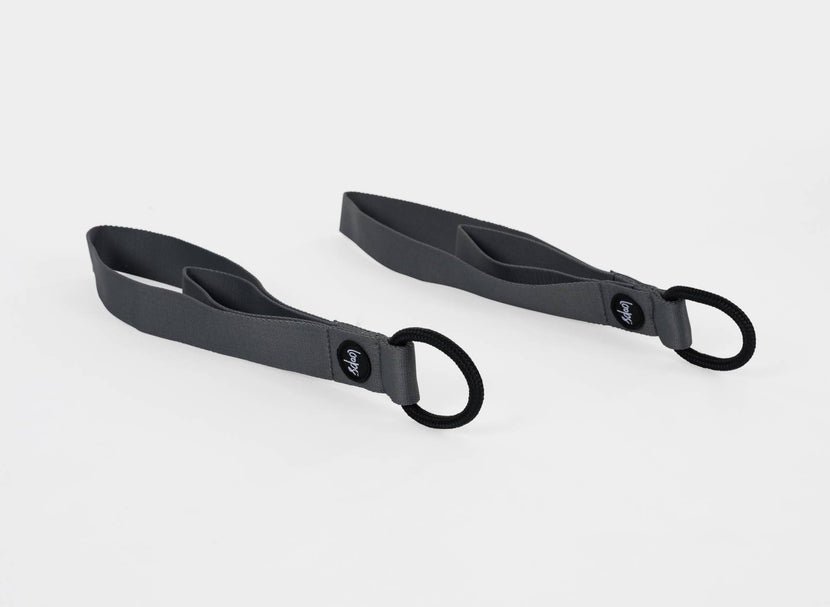 Lightweight charcoal-colored reformer loops for easier use.
